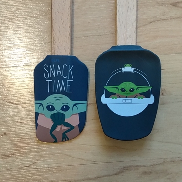 Star Wars Mandalorian Grogu Kitchen Silicone Spatula and Spoon Set - Picture 3 of 7